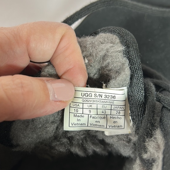 UGG Neumel Boots - Picture 10 of 15